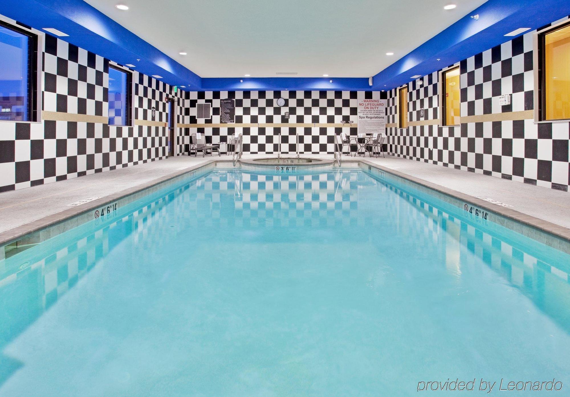 Holiday Inn Express Hotel And Suites Lincoln Airport By Ihg Extérieur photo