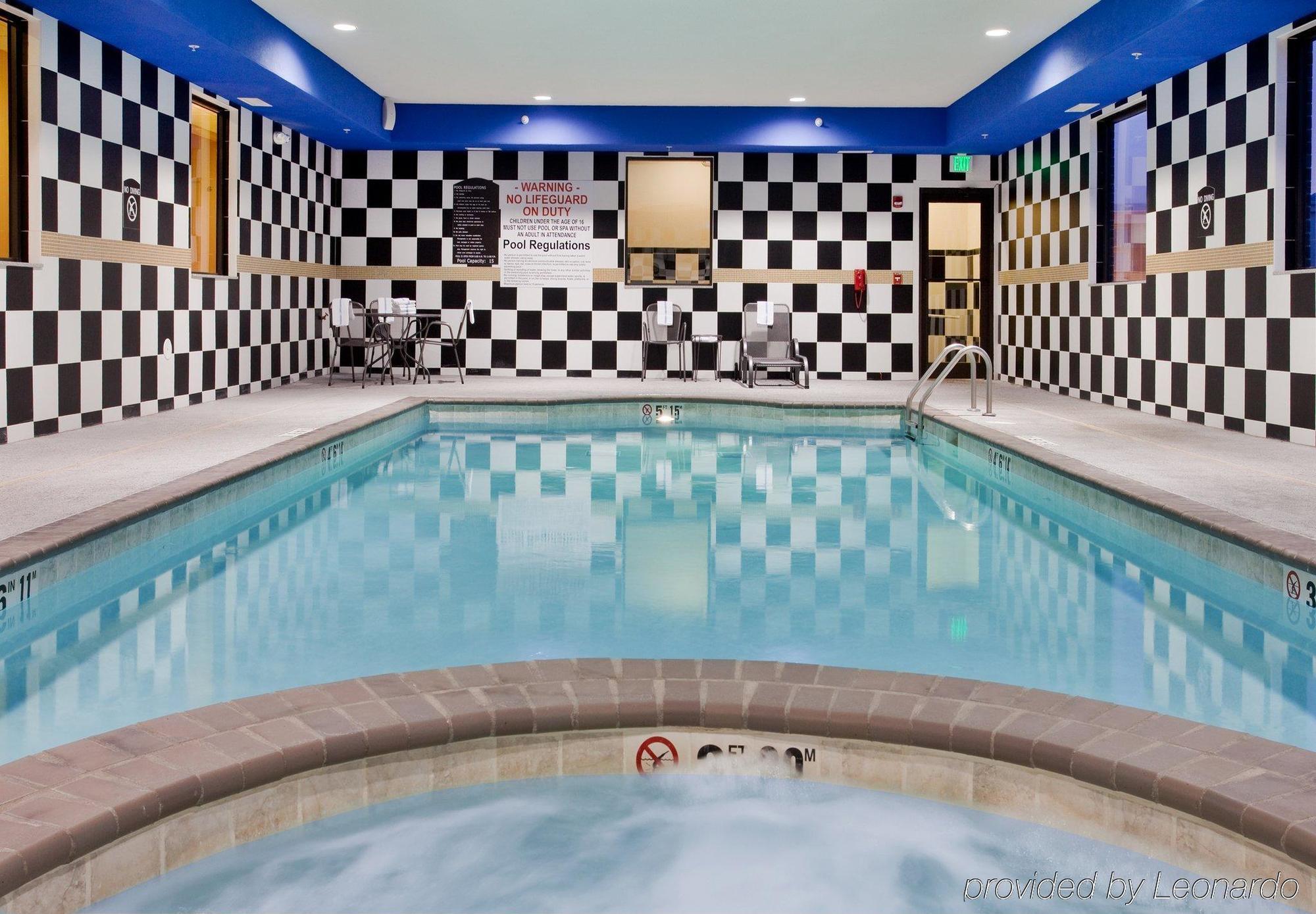Holiday Inn Express Hotel And Suites Lincoln Airport By Ihg Extérieur photo