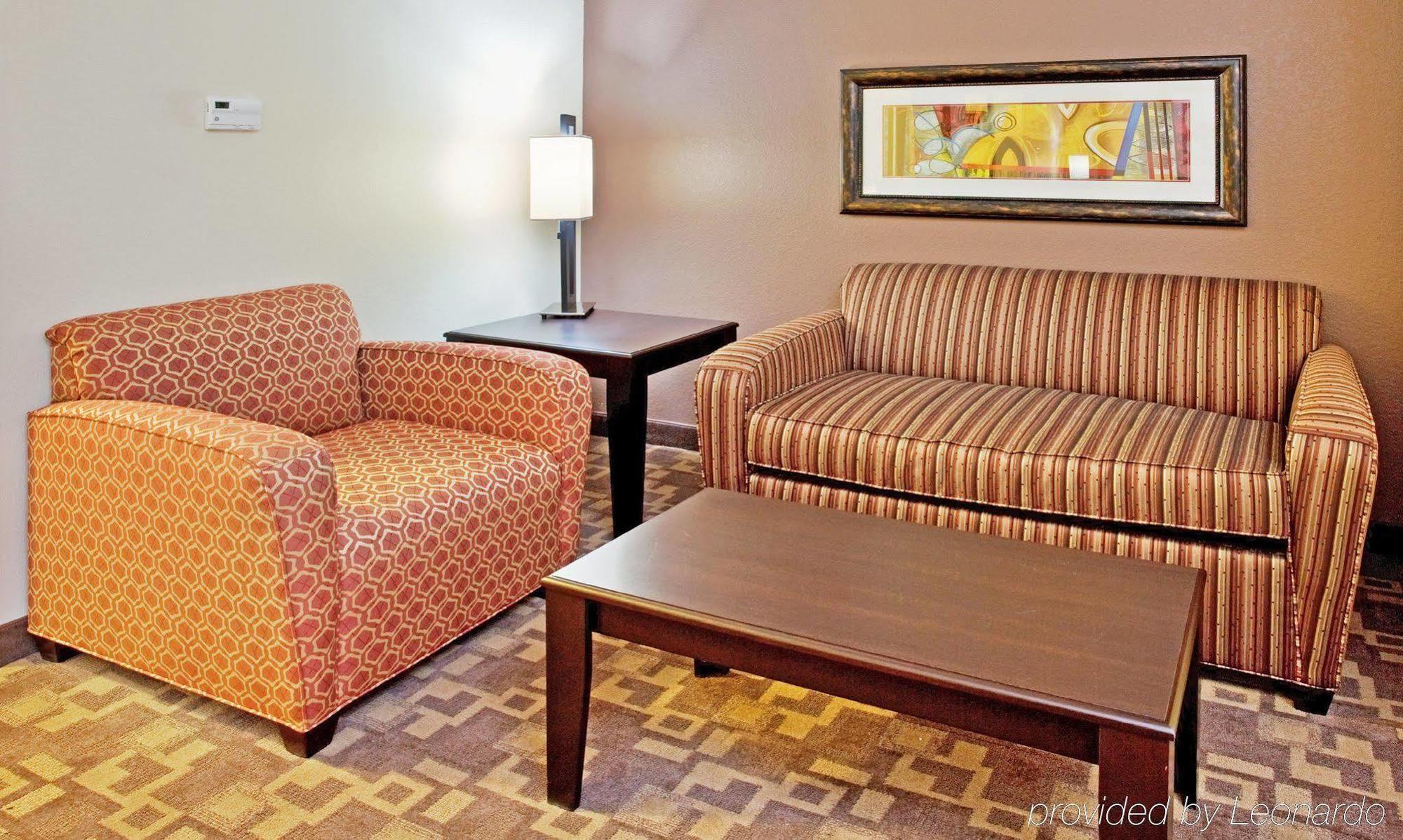 Holiday Inn Express Hotel And Suites Lincoln Airport By Ihg Extérieur photo