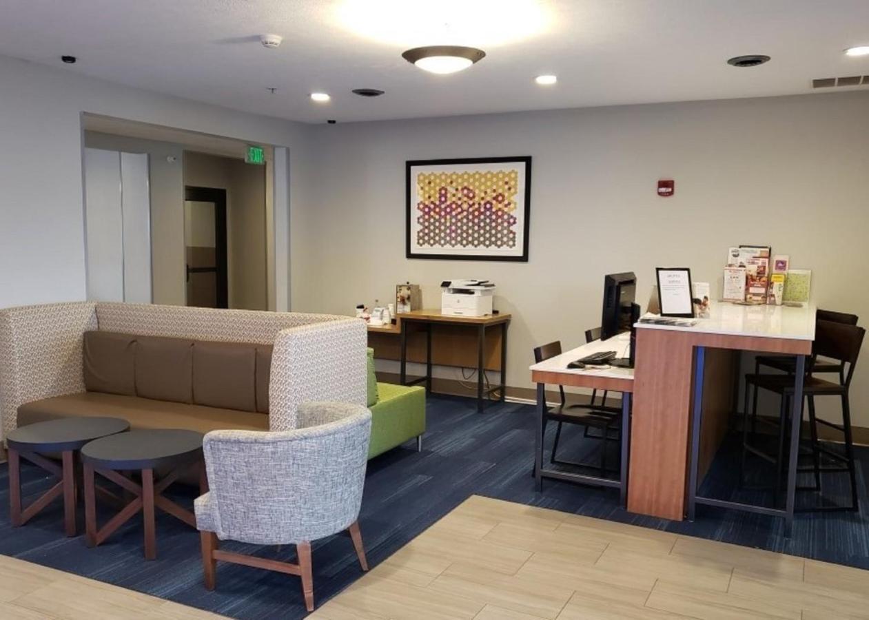Holiday Inn Express Hotel And Suites Lincoln Airport By Ihg Extérieur photo