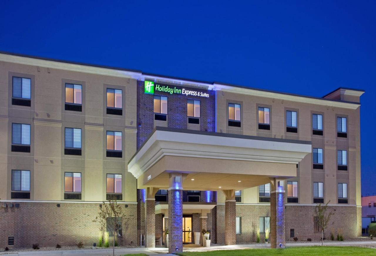 Holiday Inn Express Hotel And Suites Lincoln Airport By Ihg Extérieur photo